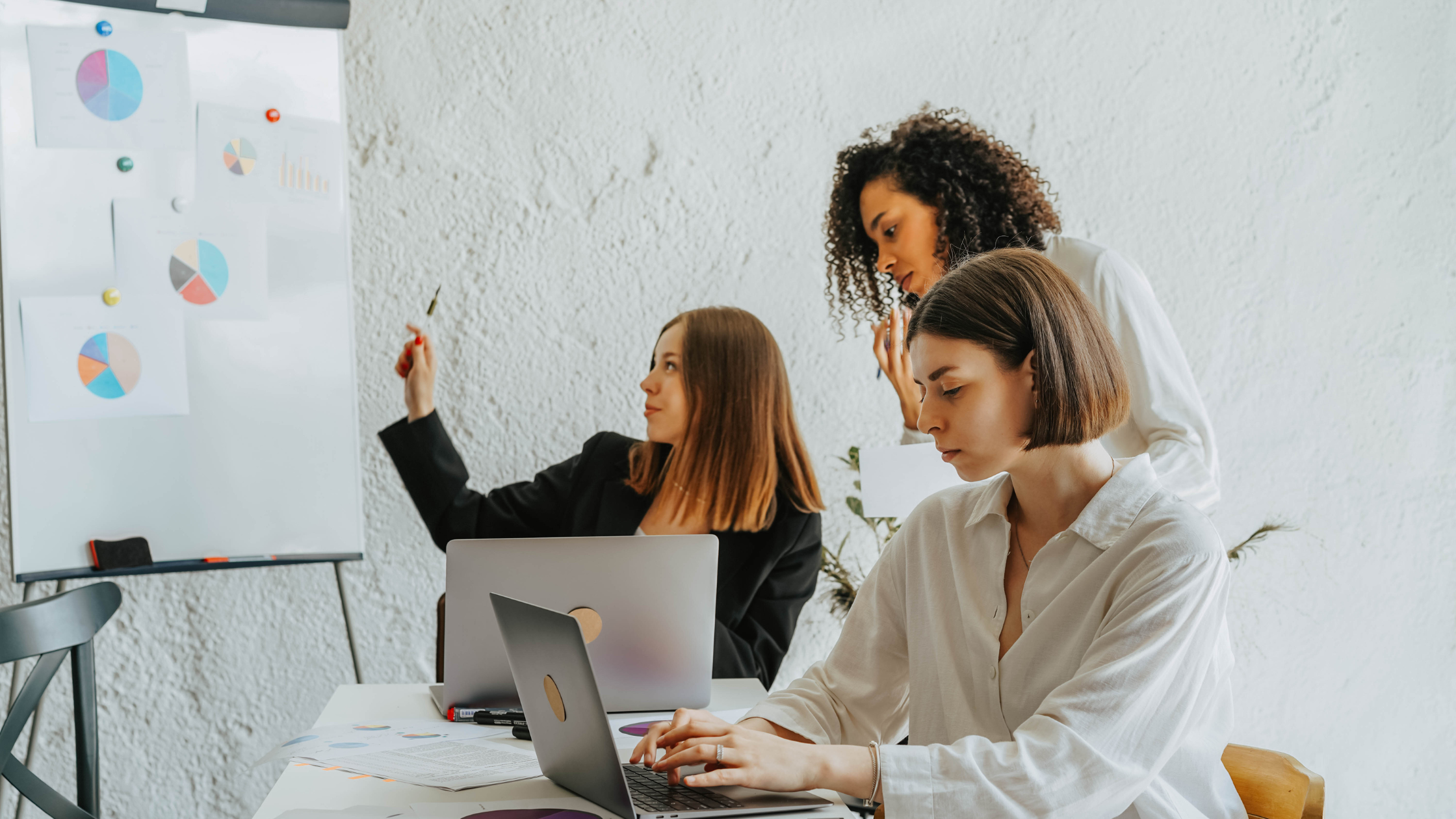 7 Best Trending Courses of 2025 for IT Professionals – Upgrade Your Skills Online BAnner 1